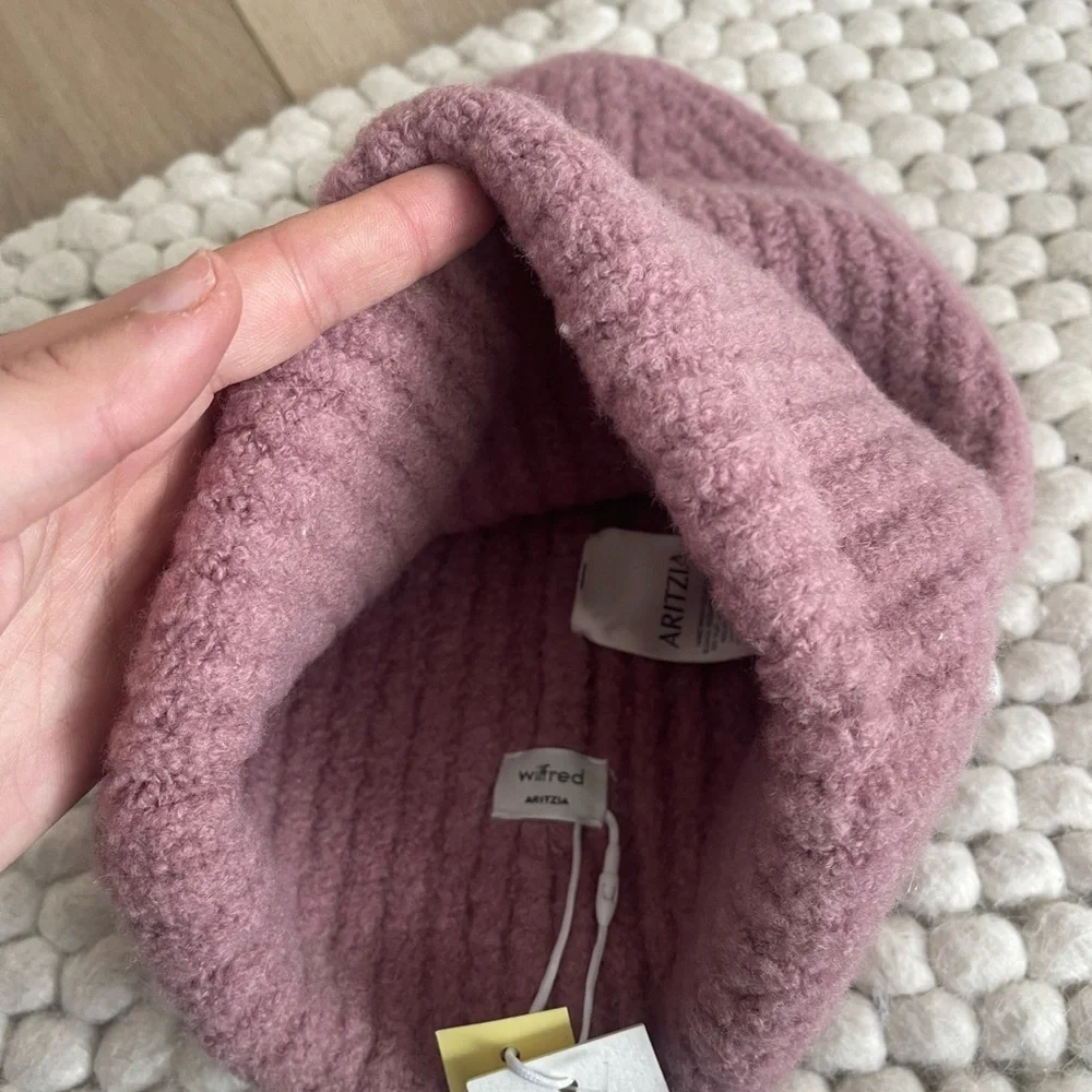Aritzia Merino Wool Pink Knit Beanie Ribbed